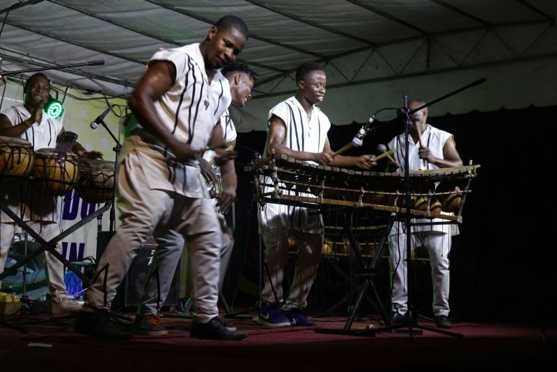 Los balafones de Djarabikan y el reggae de Spyrow, ganadores del Vis a Vis de Casa África en Costa de Marfil