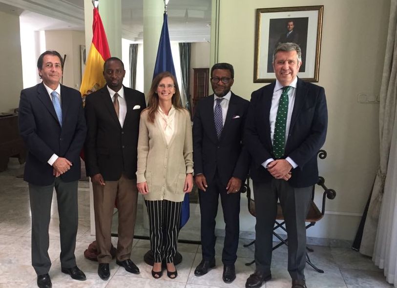 El director general de Casa África participa en la firma de un proyecto de formación en emprendeduría en Namibia y Angola