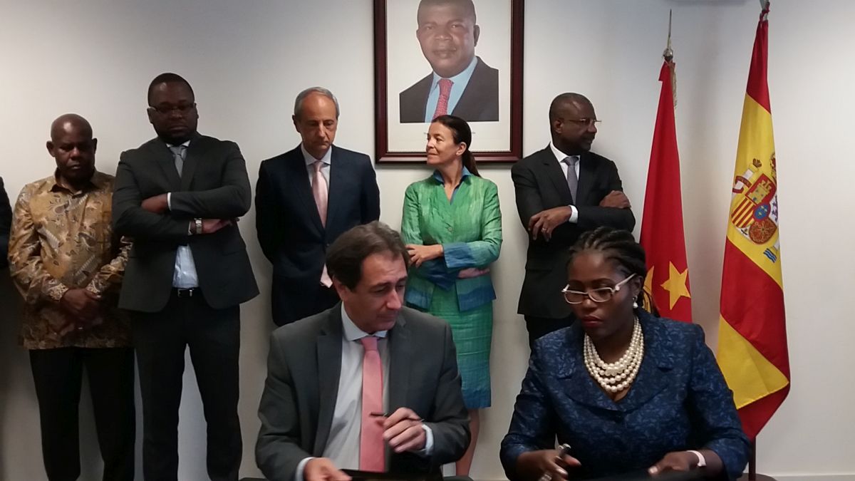 El director general de Casa África participa en la firma de un proyecto de formación en emprendeduría en Namibia y Angola