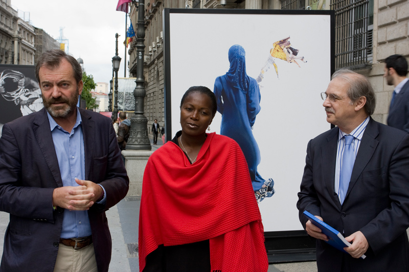 La mujer africana, protagonista de una exposición fotográfica al aire libre y en formato gigante en la calle Alcalá