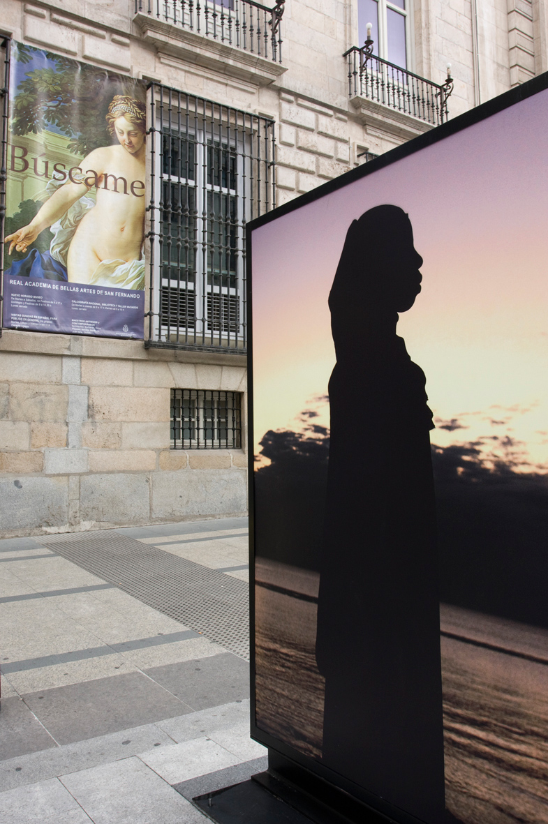 La mujer africana, protagonista de una exposición fotográfica al aire libre y en formato gigante en la calle Alcalá