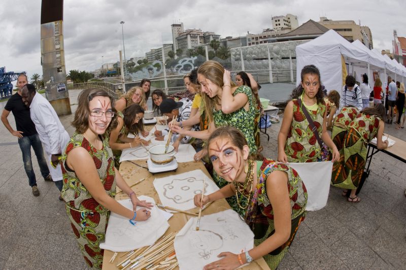 Más de 3.000 personas celebran la Fiesta África Vive en la capital grancanaria