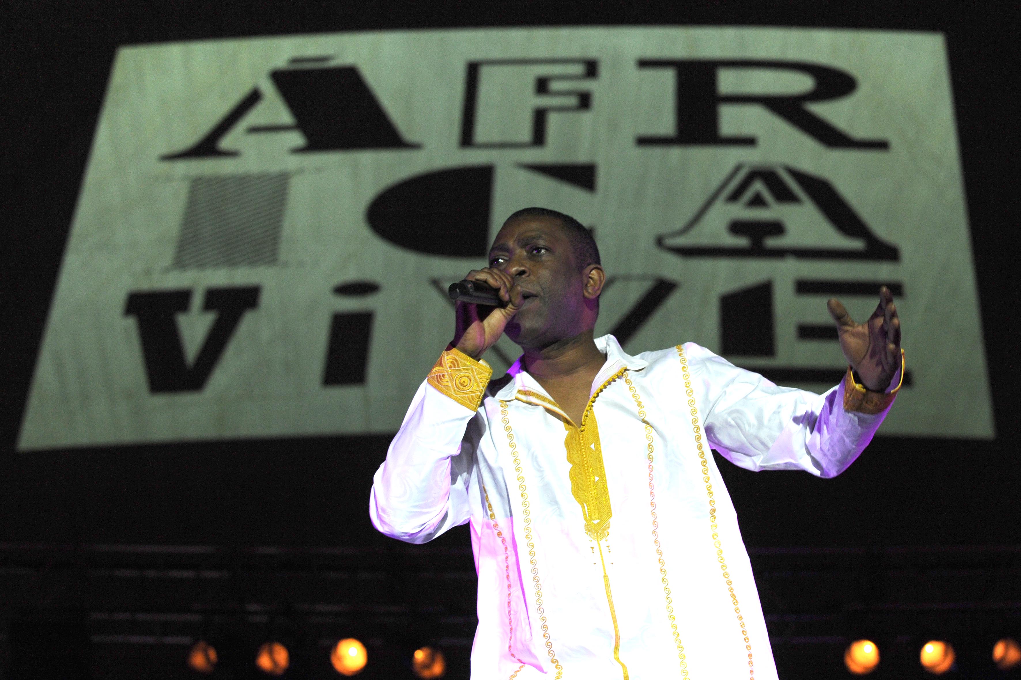 0525_africavive02.jpg
