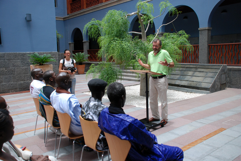 Casa África entrega los certificados a los participantes de 'Jóvenes con África'