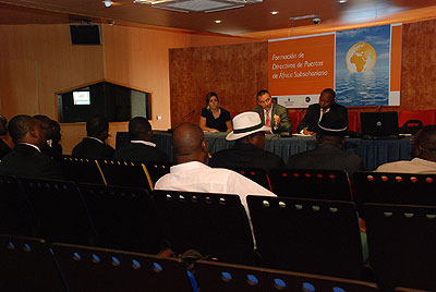 Una delegación africana que participa en Fisaldo visita Casa África