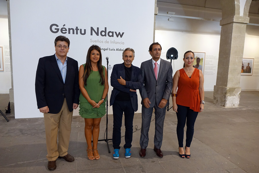 Ángel Luis Aldai muestra sus retratos de la infancia africana en La Recova de Santa Cruz de Tenerife Ángel Luis Aldai muestra sus retratos de la infancia africana en La Recova de Santa Cruz de Tenerife