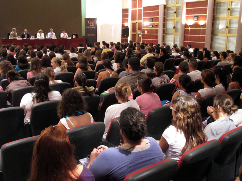 Achmat Dangor insta a los jóvenes a “liberar la imaginación” y abandonar el pesimismo sobre el futuro de África y el mundo