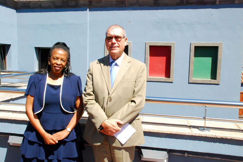 La embajadora de Sudáfrica en España visita Casa África