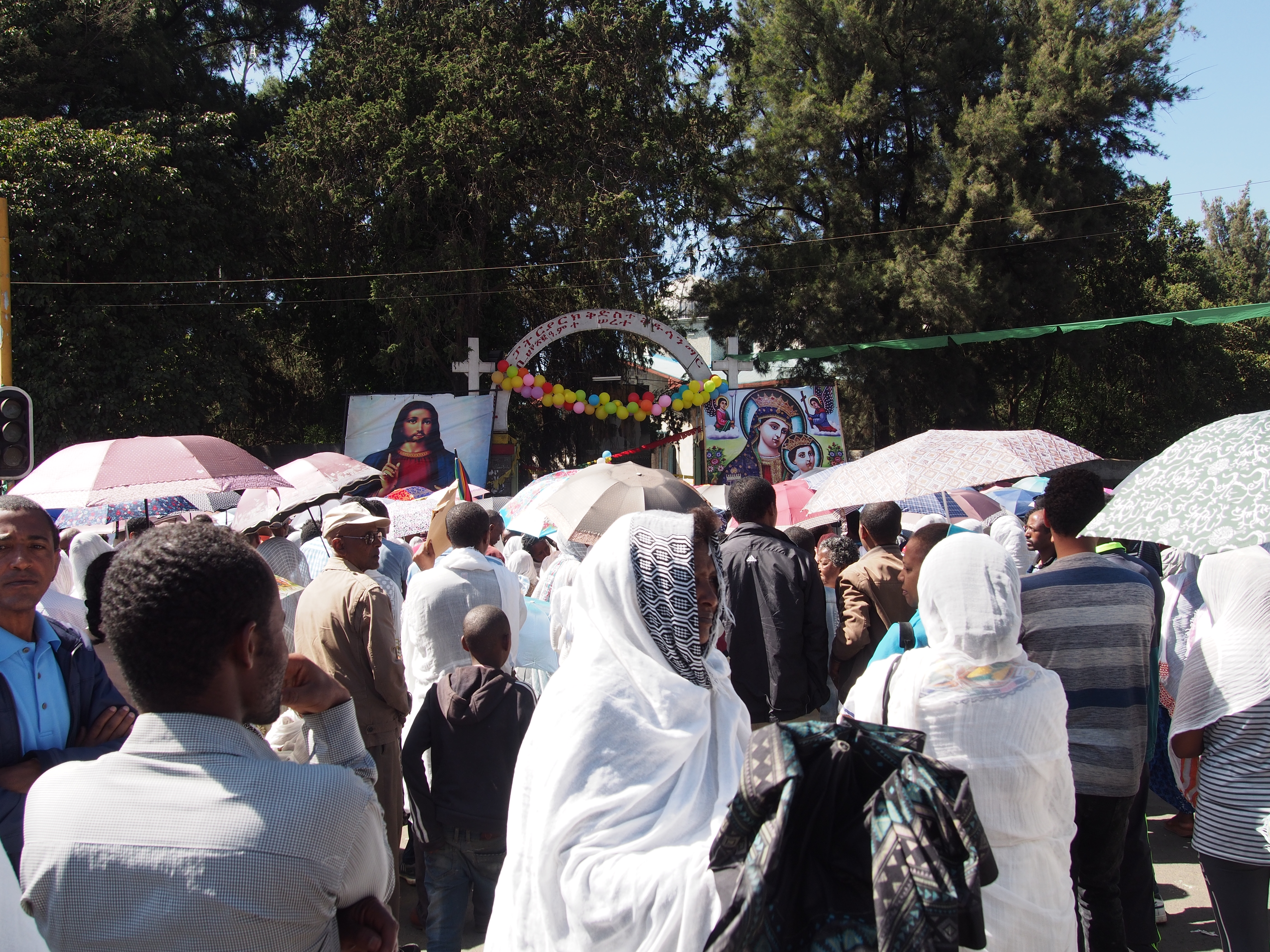 Entrada a una iglesia en Addis Abeba