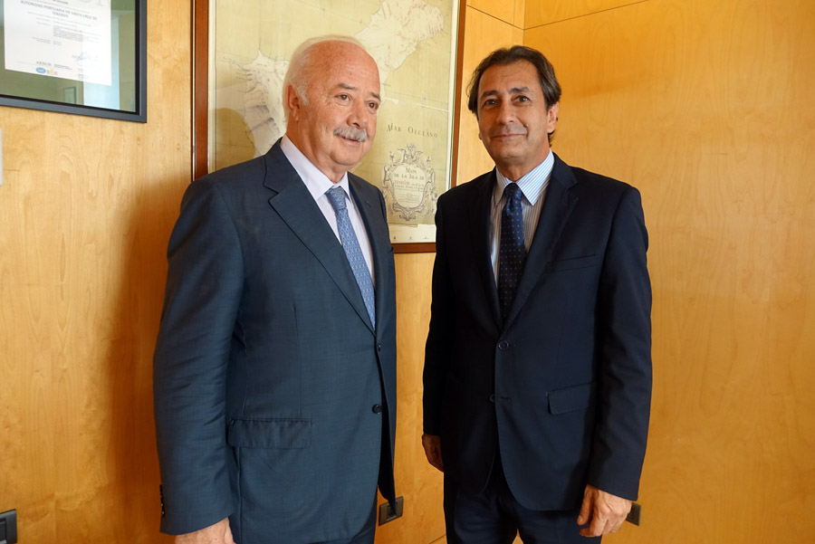 Luis Padrón visita la Autoridad Portuaria de Santa Cruz de Tenerife
