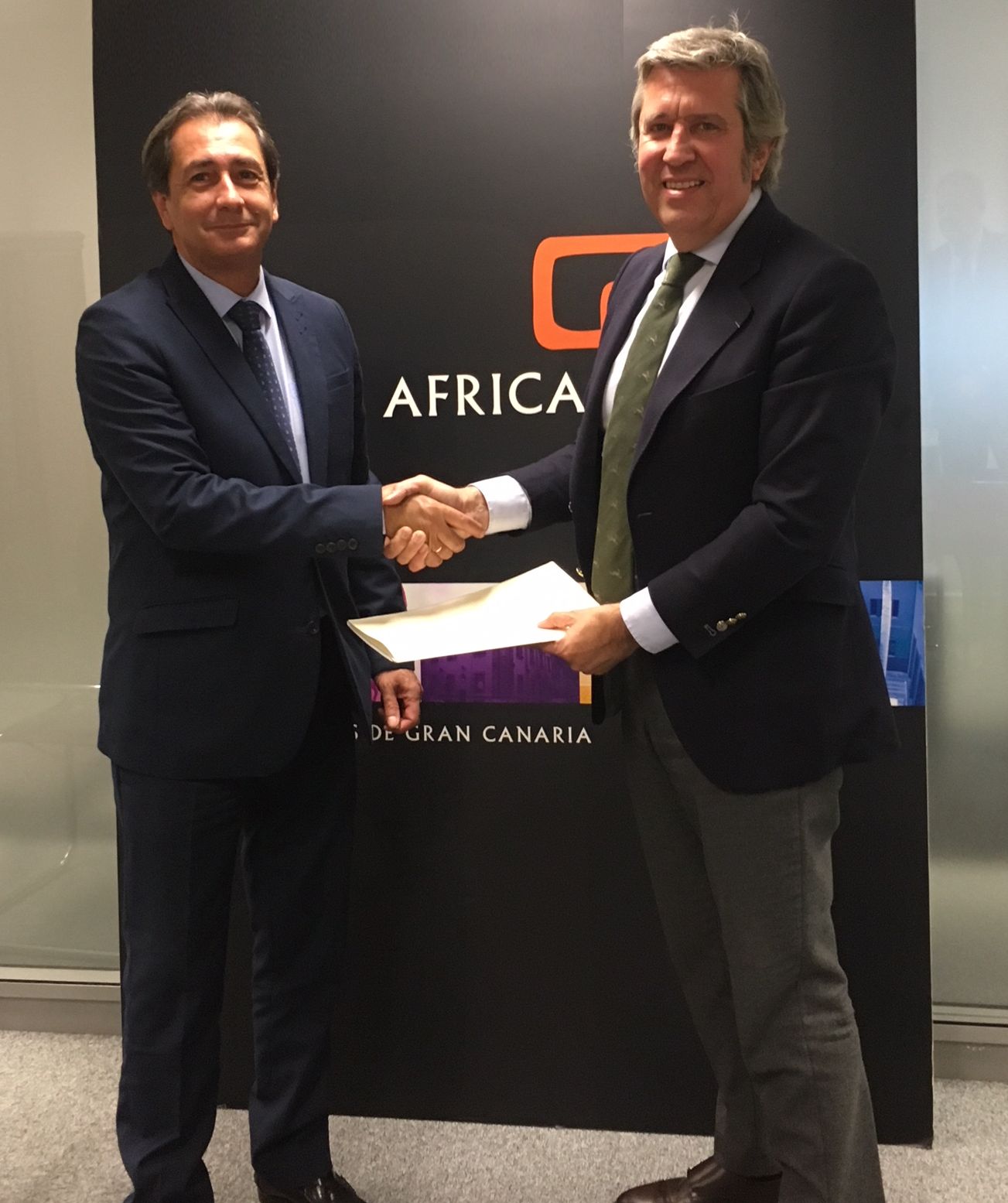 Casa África firma un convenio para la formación en emprendimiento en África