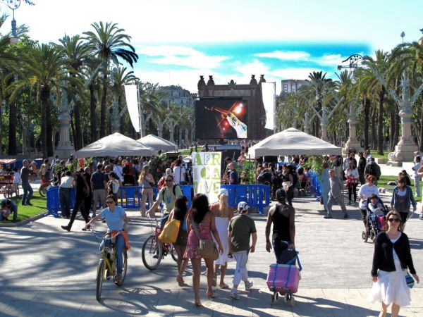 1205_africavive02.jpg