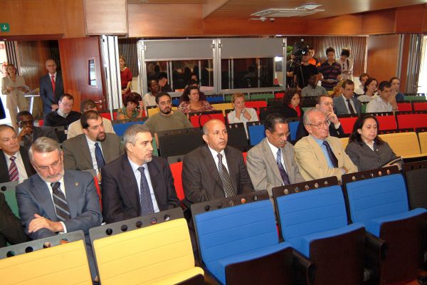 Saavedra presidió la inauguración del Seminario 'Una visión del Islam en África y desde Canarias. Historia de una frontera'