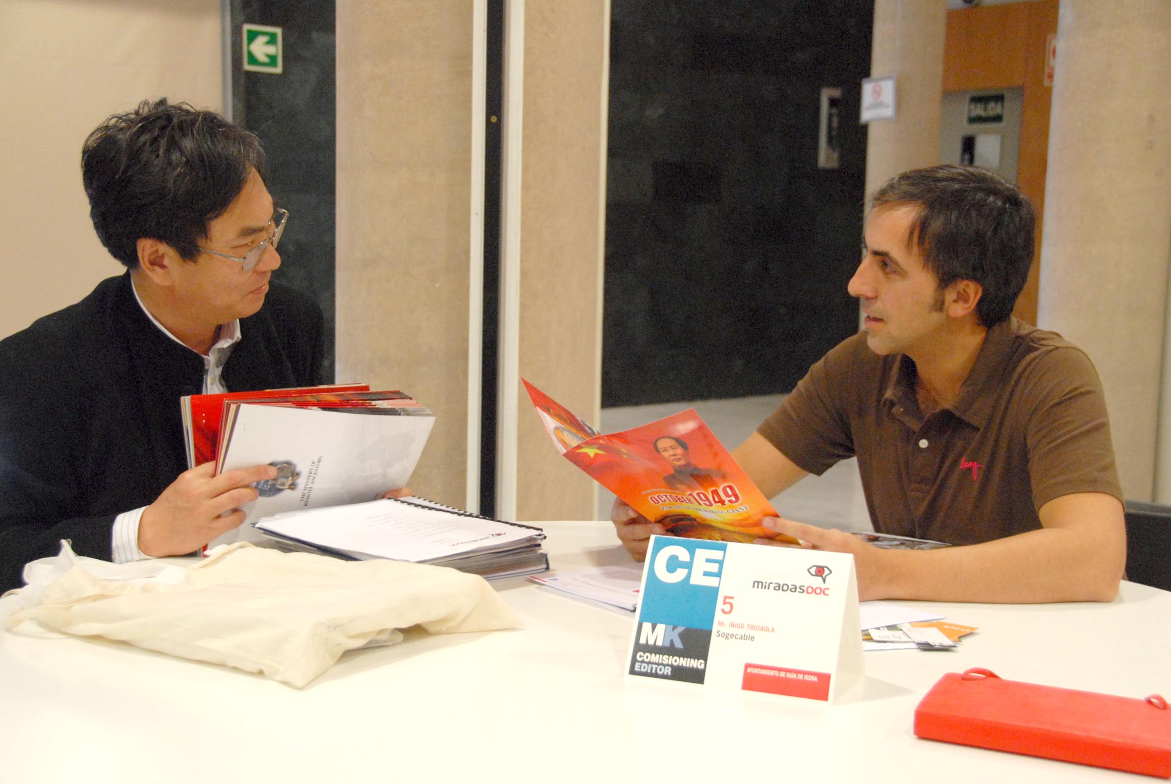 27. MIradasDoc2010 - One to one Pitching (comisioning editor, Íñigo Trojaola)