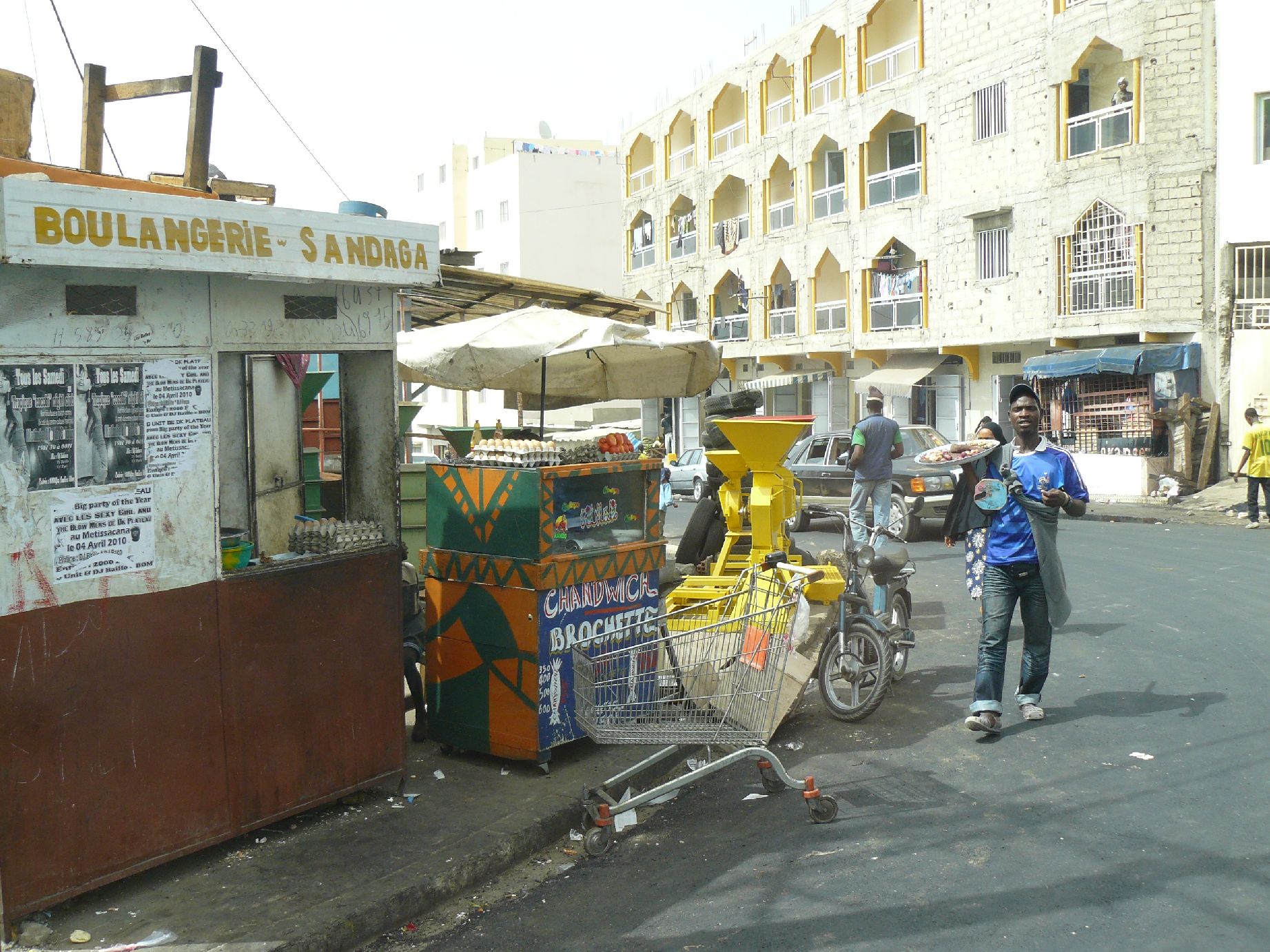 23.	Imágenes de la ciudad de Dakar, Senegal