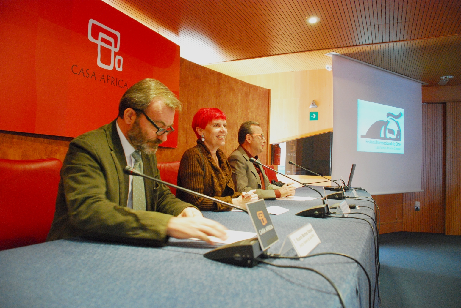 1. Presentación del Festival de Cine de Las Palmas de Gran Canaria en Casa África. A la izq. Ricardo Martínez Vázquez, Director General de Casa África