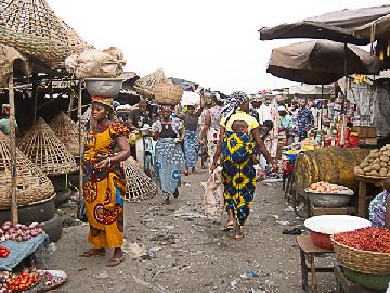7. Cotonou. Dantopka. Seccion Pollerias