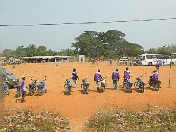 11. Natitingou a Cotonou. Estacion Bohicon