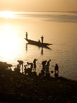 14.  Segou. Piragua Mujeres Níger