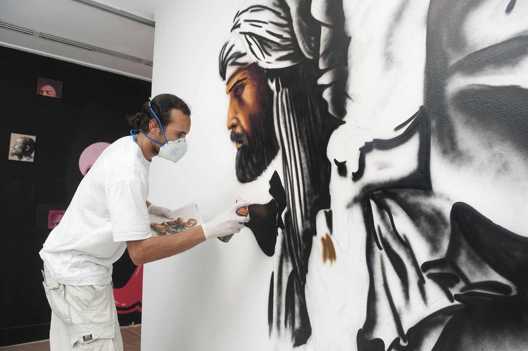 9. Montaje de la exposición Gráffica