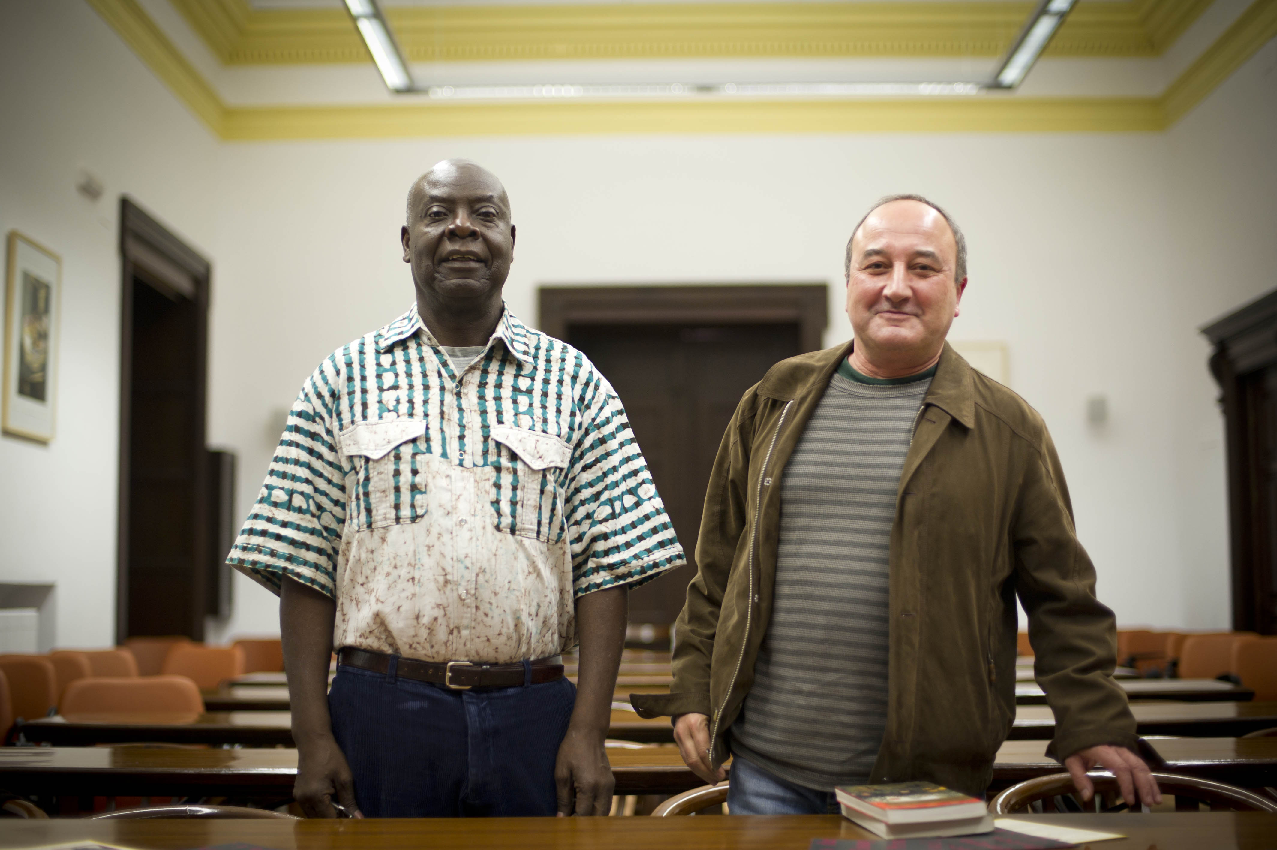 5. Imagen de Emmanuel Dongala en la presentación del libro El fuego de los orígenes, dentro del programa de Letras Africanas sobre literatura de Casa África