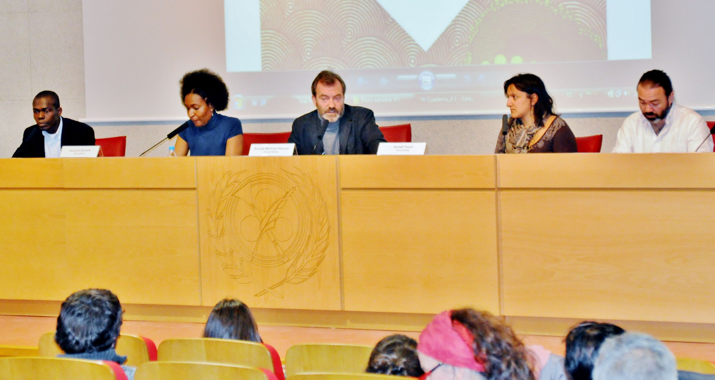 4. Mesa de presentación del Cuaderno Africano Si hablas de nosotros