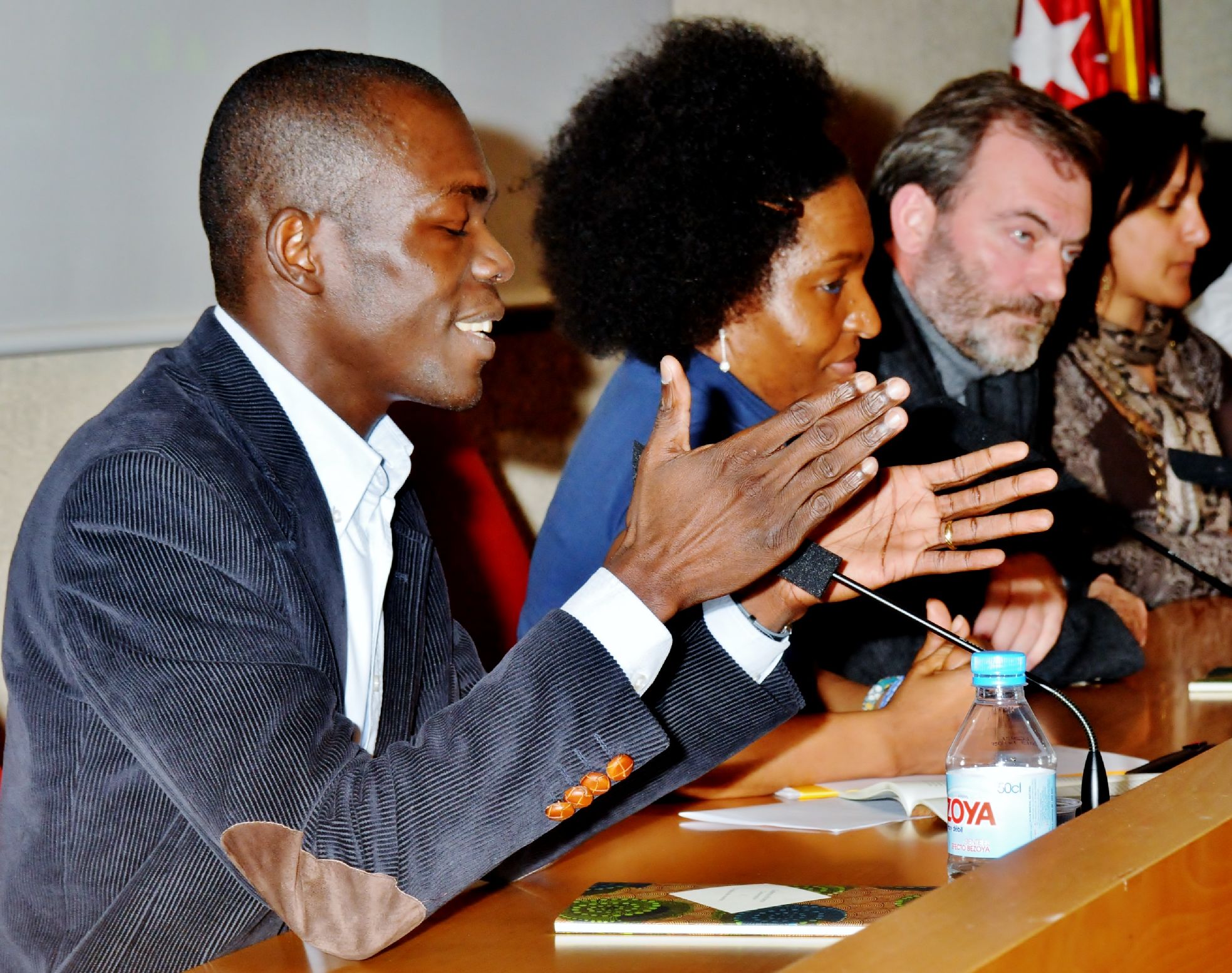 11. Mesa de presentación del Cuaderno Africano Si hablas de nosotros