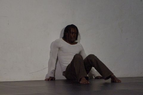8. Adonis Nébiè -bailarín de Burkina Faso- en la residencia coreográfica en La Gomera