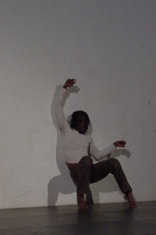9. Adonis Nébiè -bailarín de Burkina Faso- en la residencia coreográfica en La Gomera