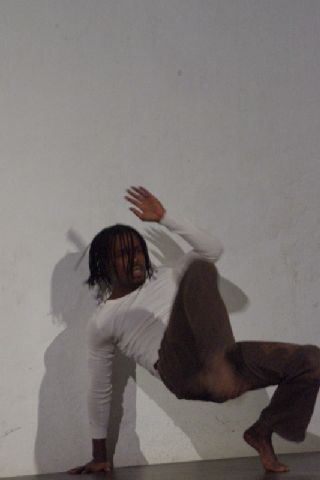 11. Adonis Nébiè -bailarín de Burkina Faso- en la residencia coreográfica en La Gomera