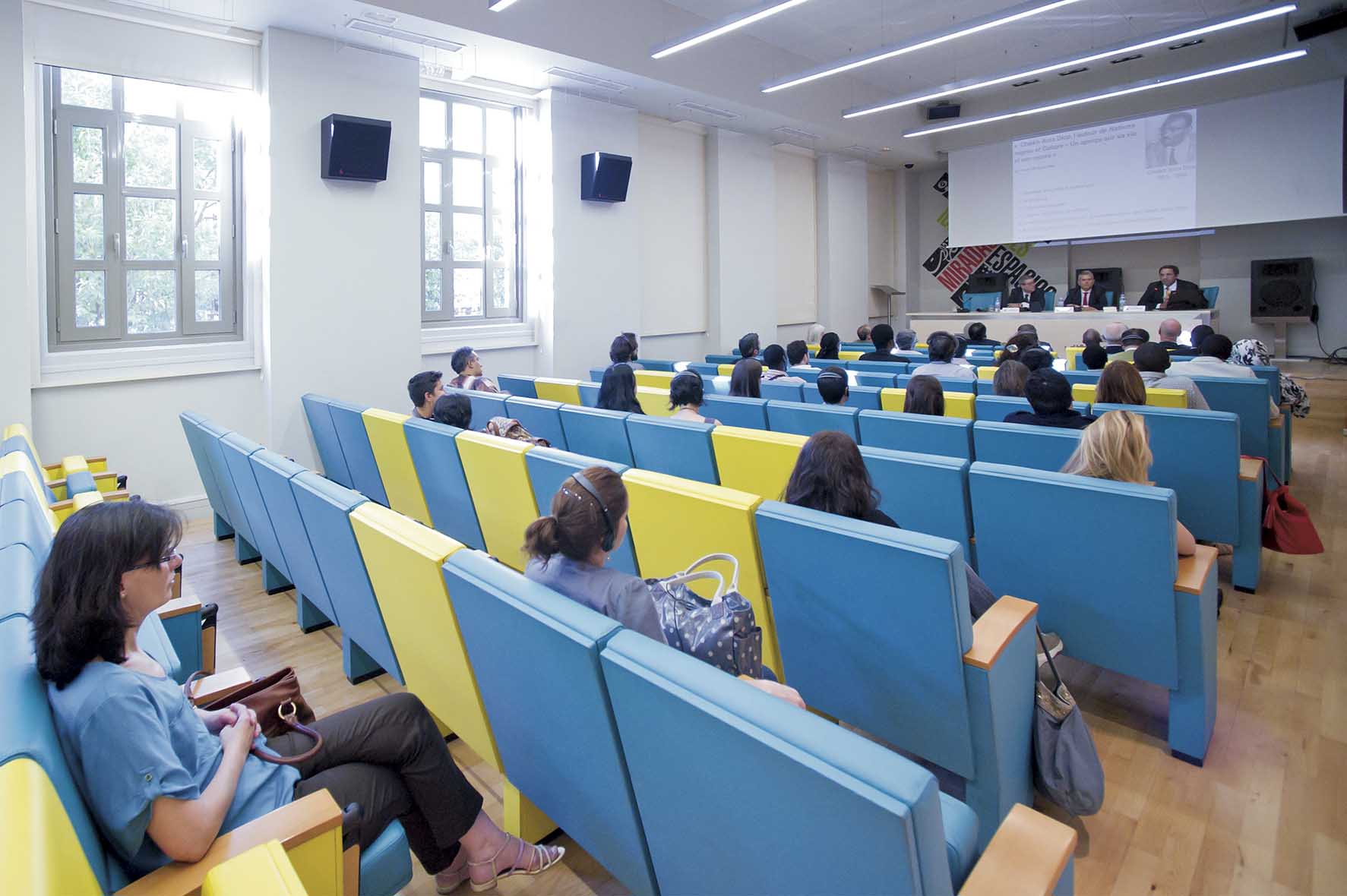 34. Intervención de Cheikh Mbacké Diop (profesor universitario e hijo del autor) en Casa Árabe