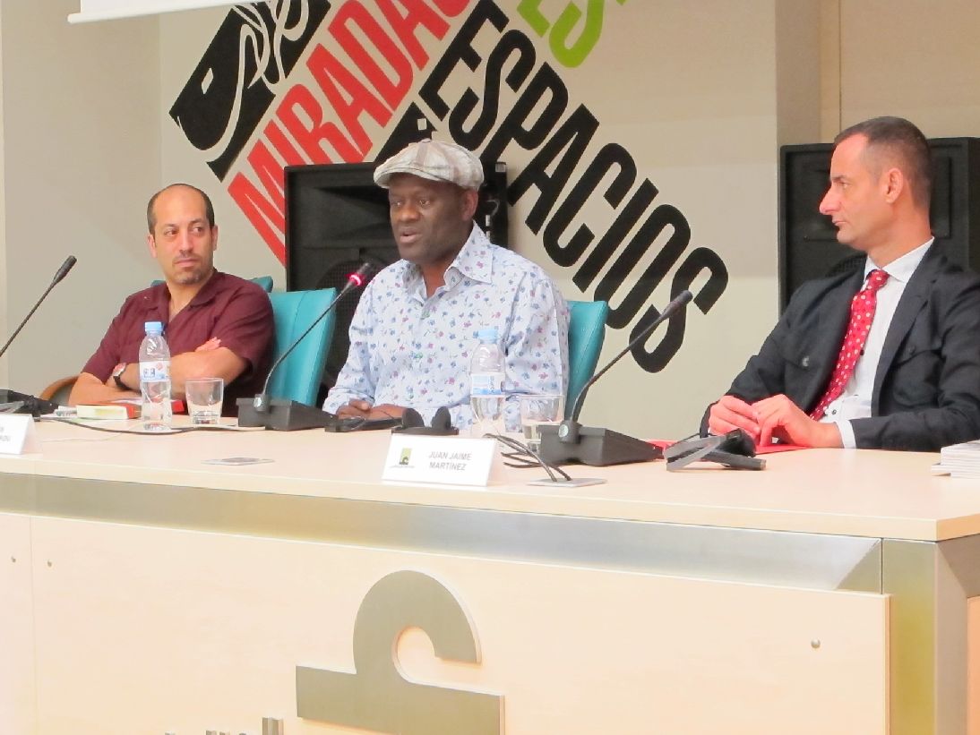 15.  Alain Mabanckou en Casa Árabe en Madrid con el programa de Literatura Letras Africanas de Casa África