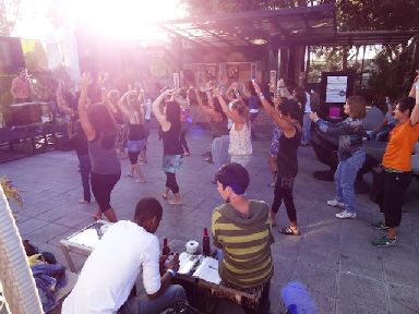 13. Taller de danza y percusión africanas AfriKaColor con motivo del Día de África, África Vive 2012