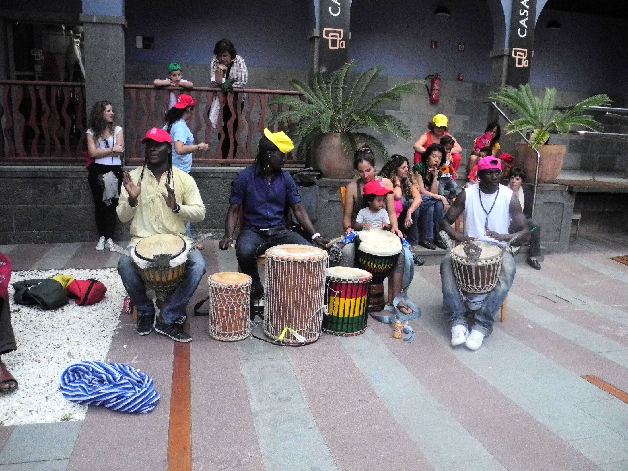 5. Taller de danza y percusión africanas en Casa África el Día de África, África Vive 2012