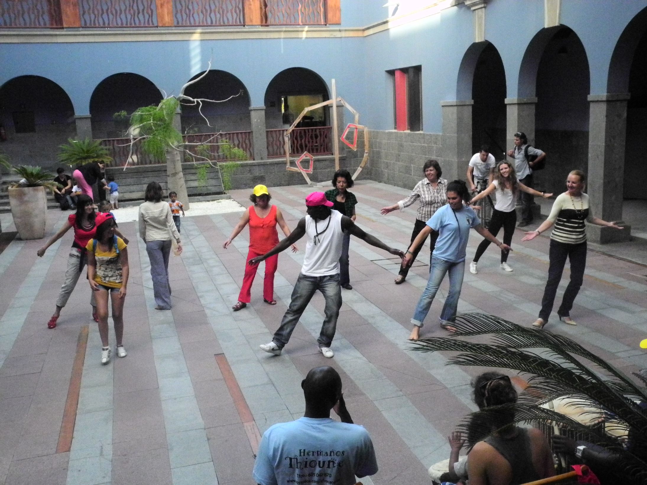 9. Taller de danza y percusión africanas en Casa África el Día de África, África Vive 2012