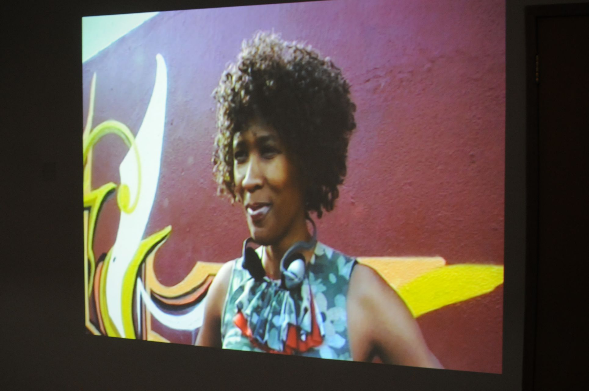 17. Exposición-proyecto audiovisual  Africalls? en la Fundación Nubuke en Accra (Ghana)