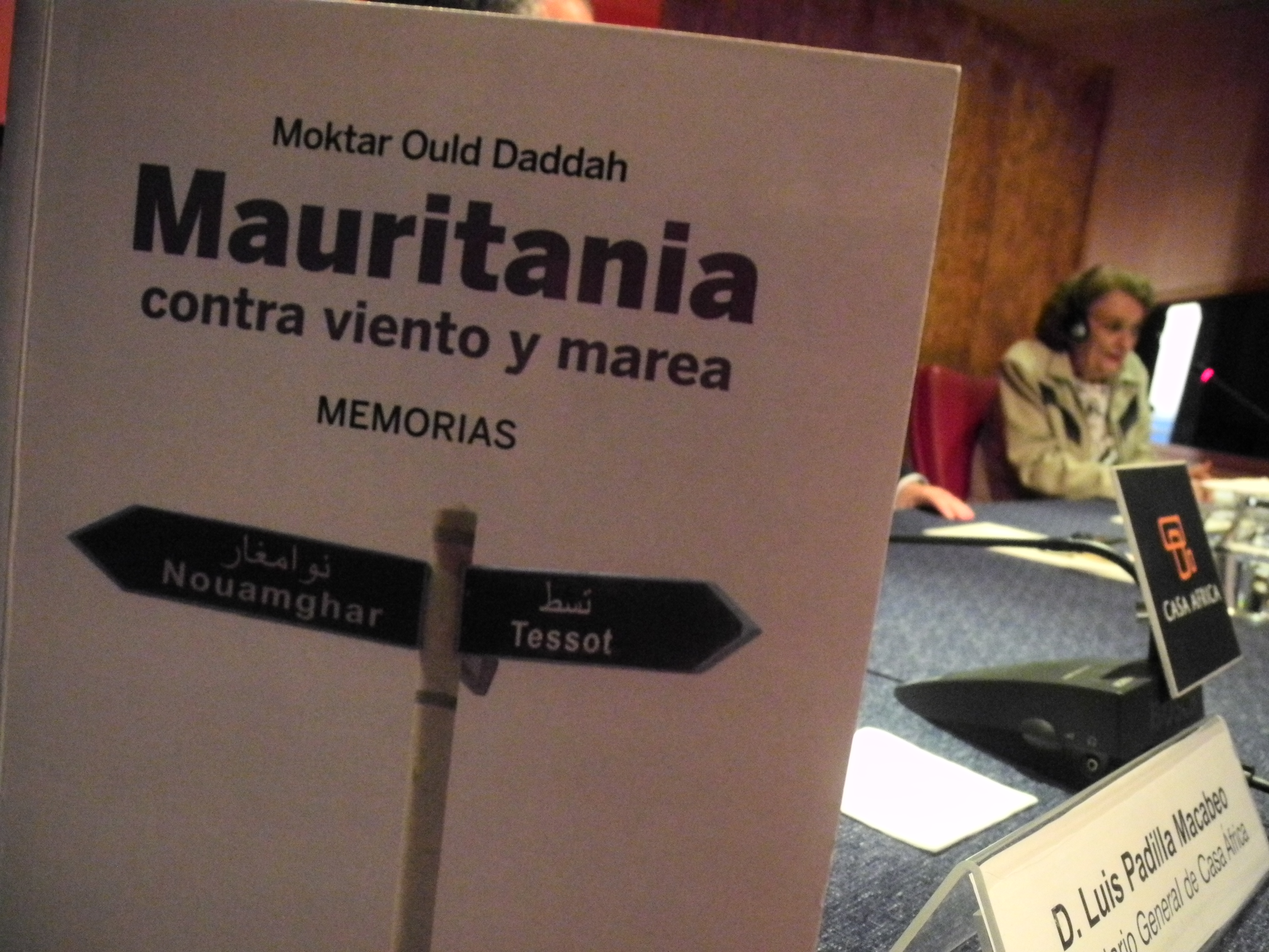 5. Dª Mariem Daddah -Presidenta de la Fundación Moktar Ould Daddah- en la presentación del libro Mauritania contra viento y marea en Casa África