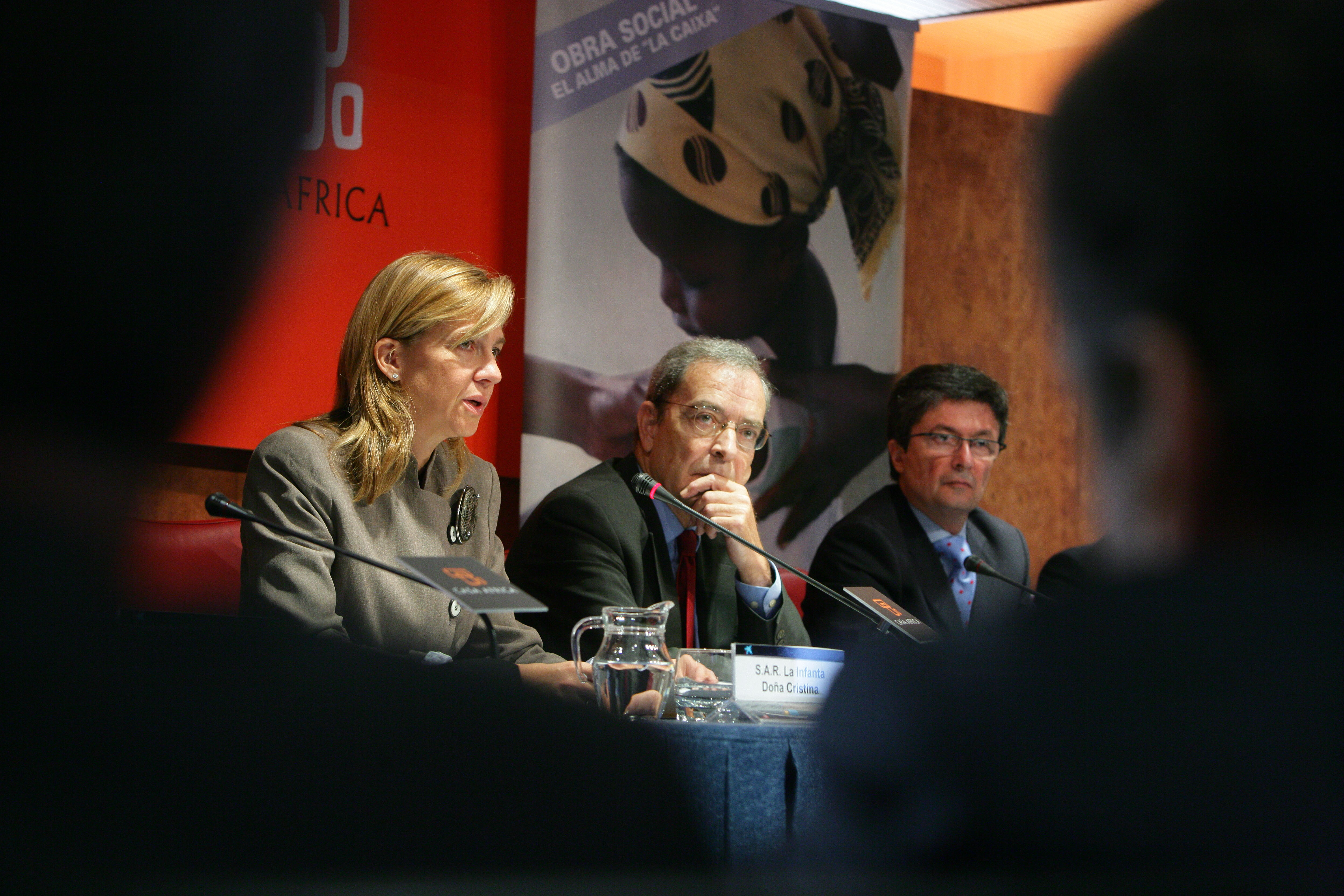 10. Mesa de presentación del proyecto GAVI con S.A.R. La Infanta Doña Cristina en Casa África