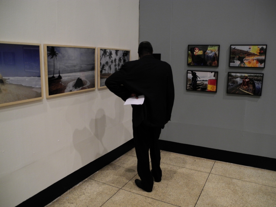 12. Imágenes de la exposición Singularidades organizada por Casa África en la VIII Edición de la Bienal de Fotografía de Bamako, 2011