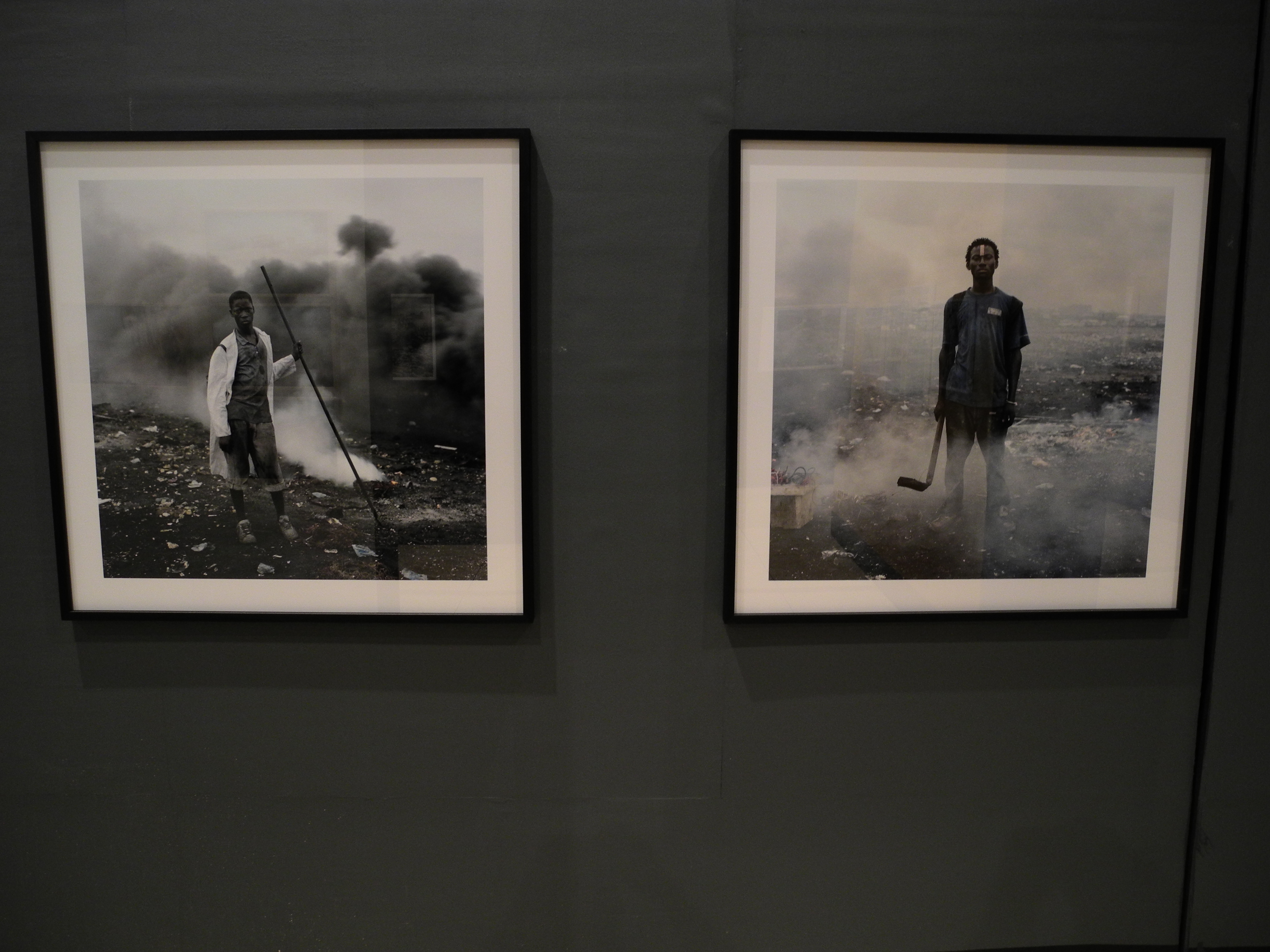 16. Imágenes de la exposición Singularidades organizada por Casa África en la VIII Edición de la Bienal de Fotografía de Bamako, 2011