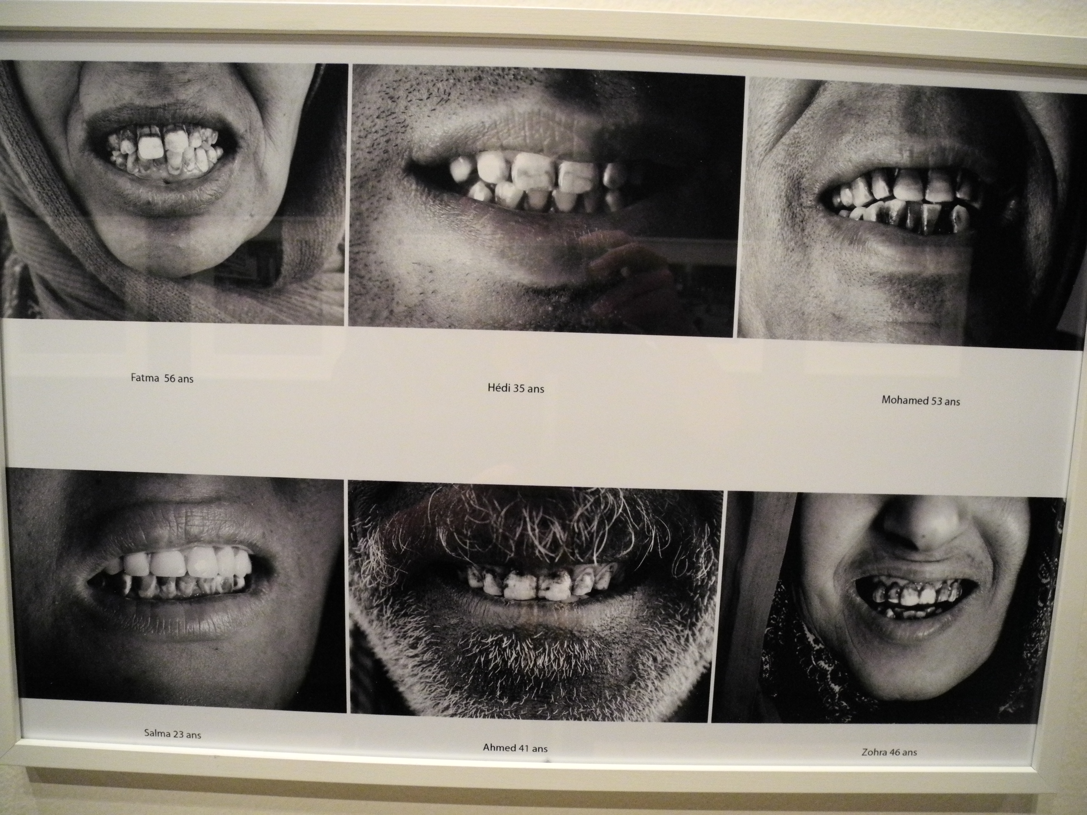 27. Imágenes de la exposición Singularidades organizada por Casa África en la VIII Edición de la Bienal de Fotografía de Bamako, 2011