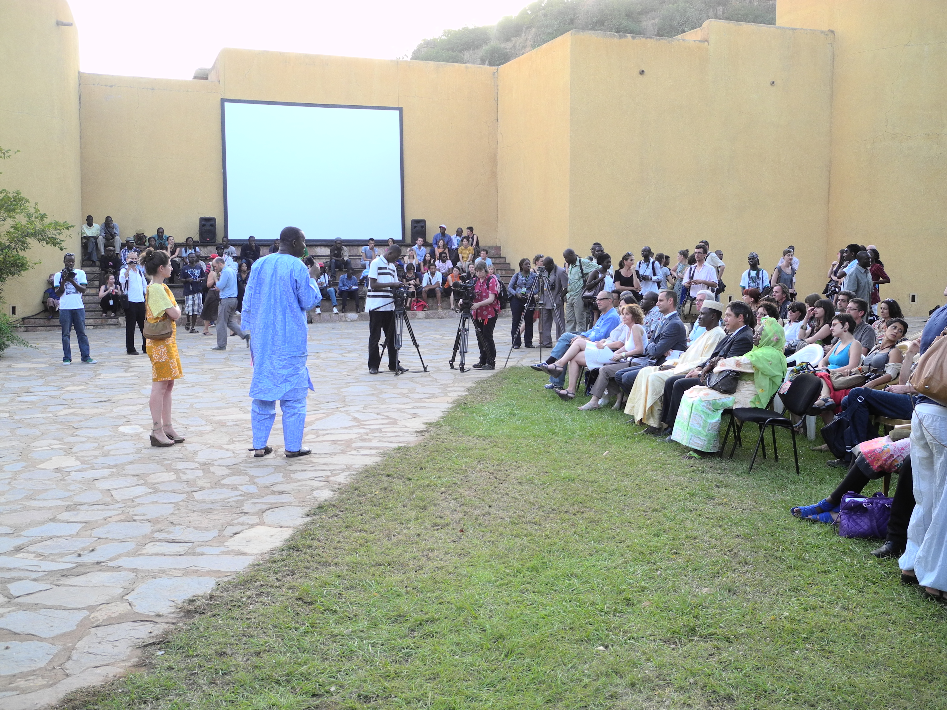 41. Entrega de los premios de fotografía del VIII Edición de la Bienal de Fotografía de Bamako, 2011