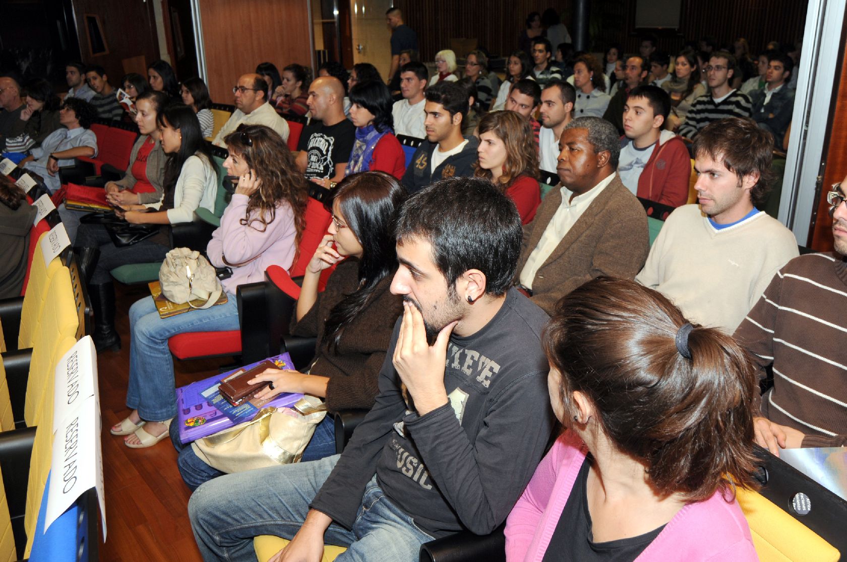 11. Imagen del público durante el Seminario 'África y las operaciones de mantenimiento de la paz'