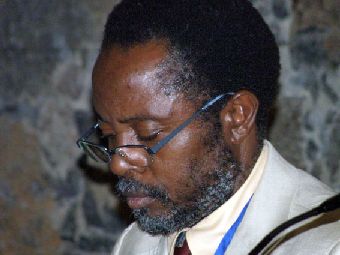 15. Imagen de Justo Bolekia (Guinea Ecuatorial) en su participación en el SILA, 2009