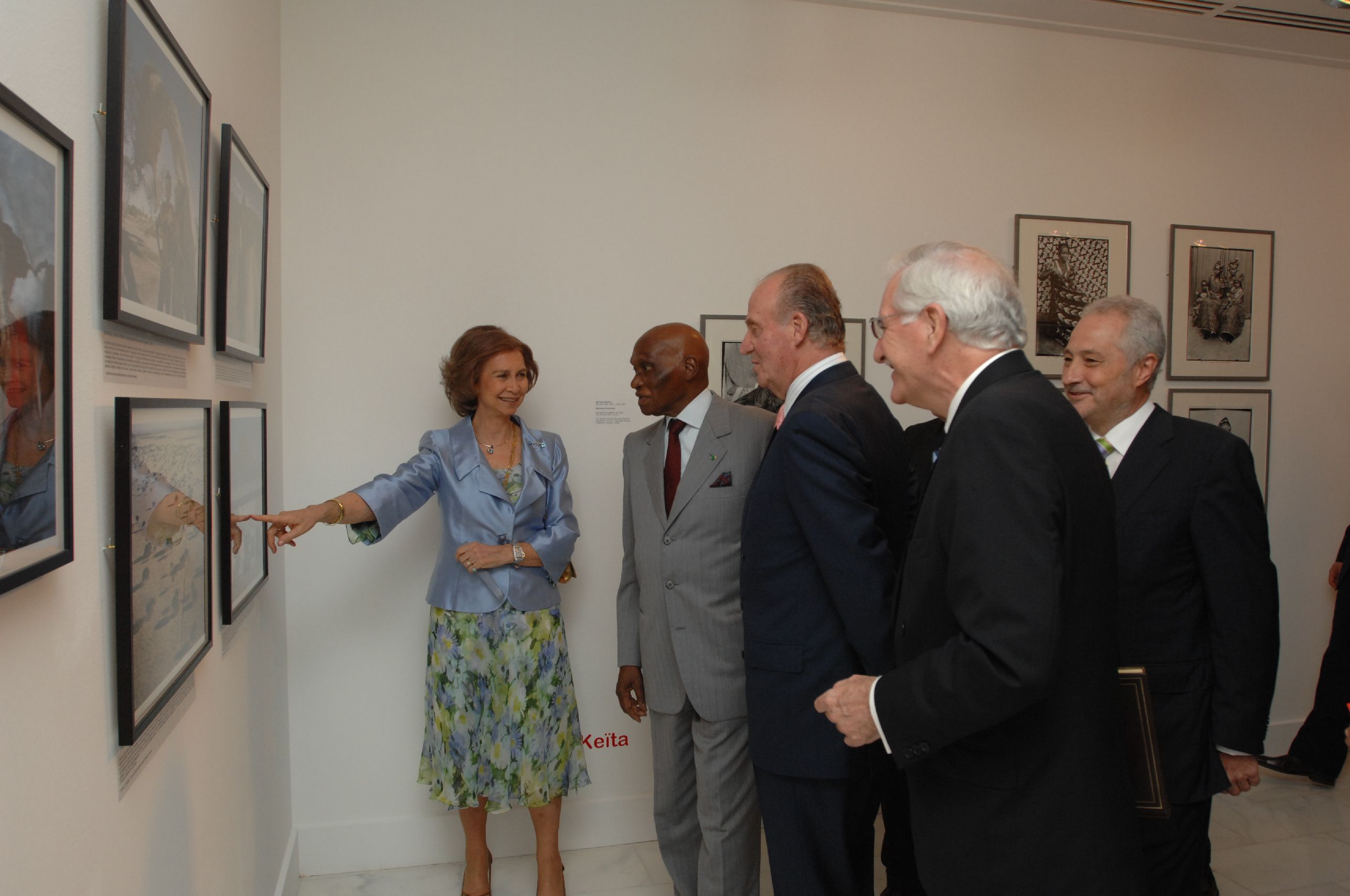 15. Imágenes de la inauguración privada de la exposición 3+3, África plural en Casa África con la presencia de Sus Majestades los Reyes de España