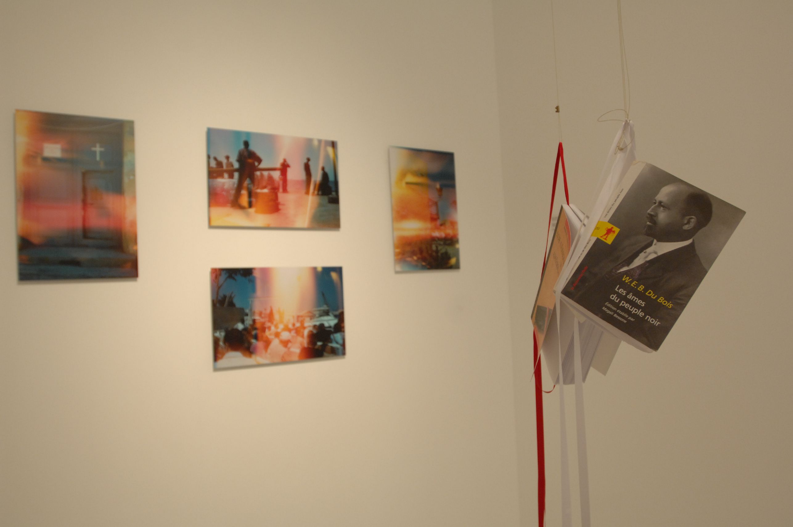 43. Imágenes de la exposición 3+3, África Plural en la sede de Casa África