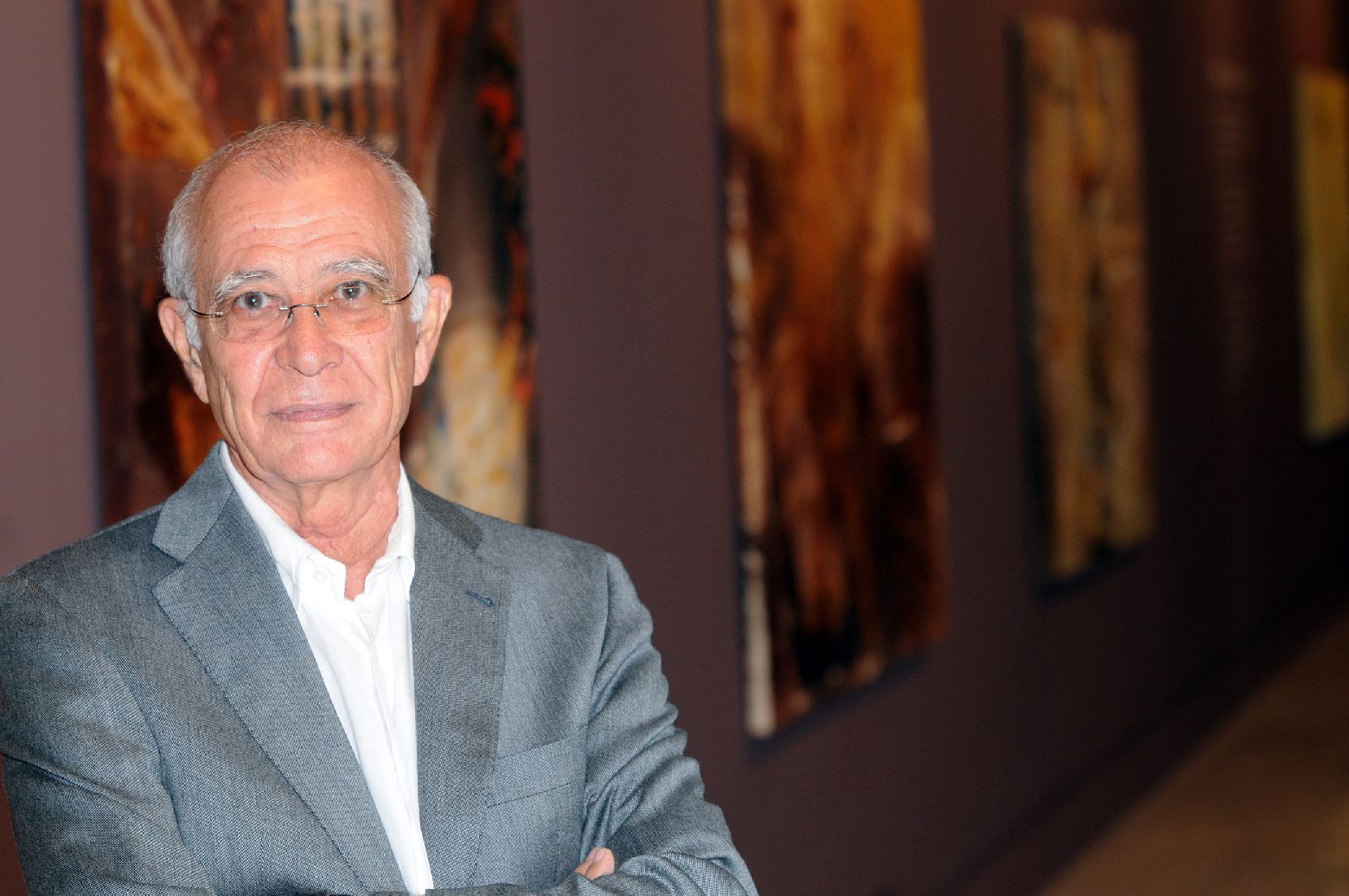 2. Félix Juan Bordes durante la inauguración de la exposición en Casa África AEA Tubab: ¿África es así, m’zungu?, 2008