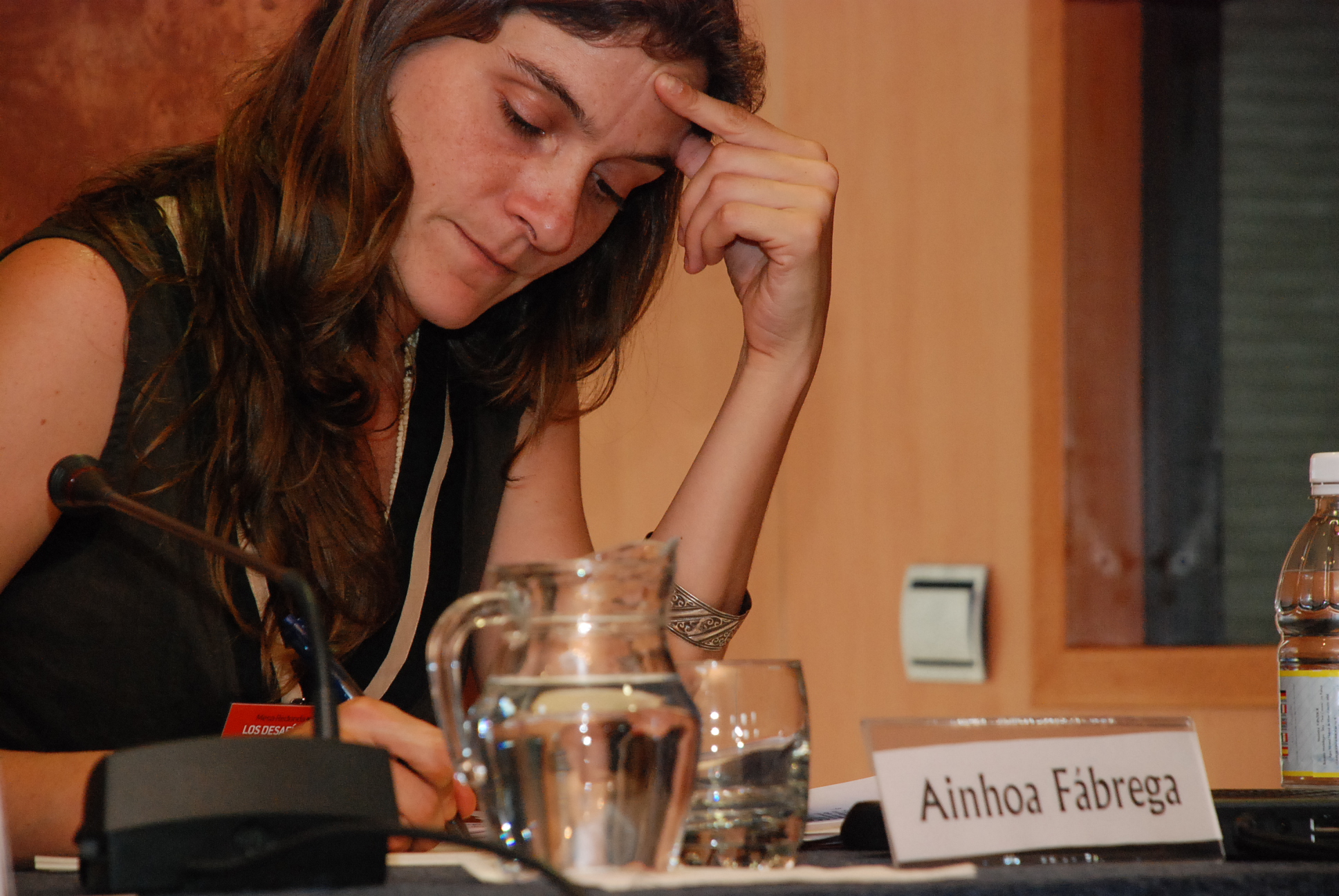 8. Imagen de la mesa de debate Crisis Alimentaria en África en Casa África, 2008