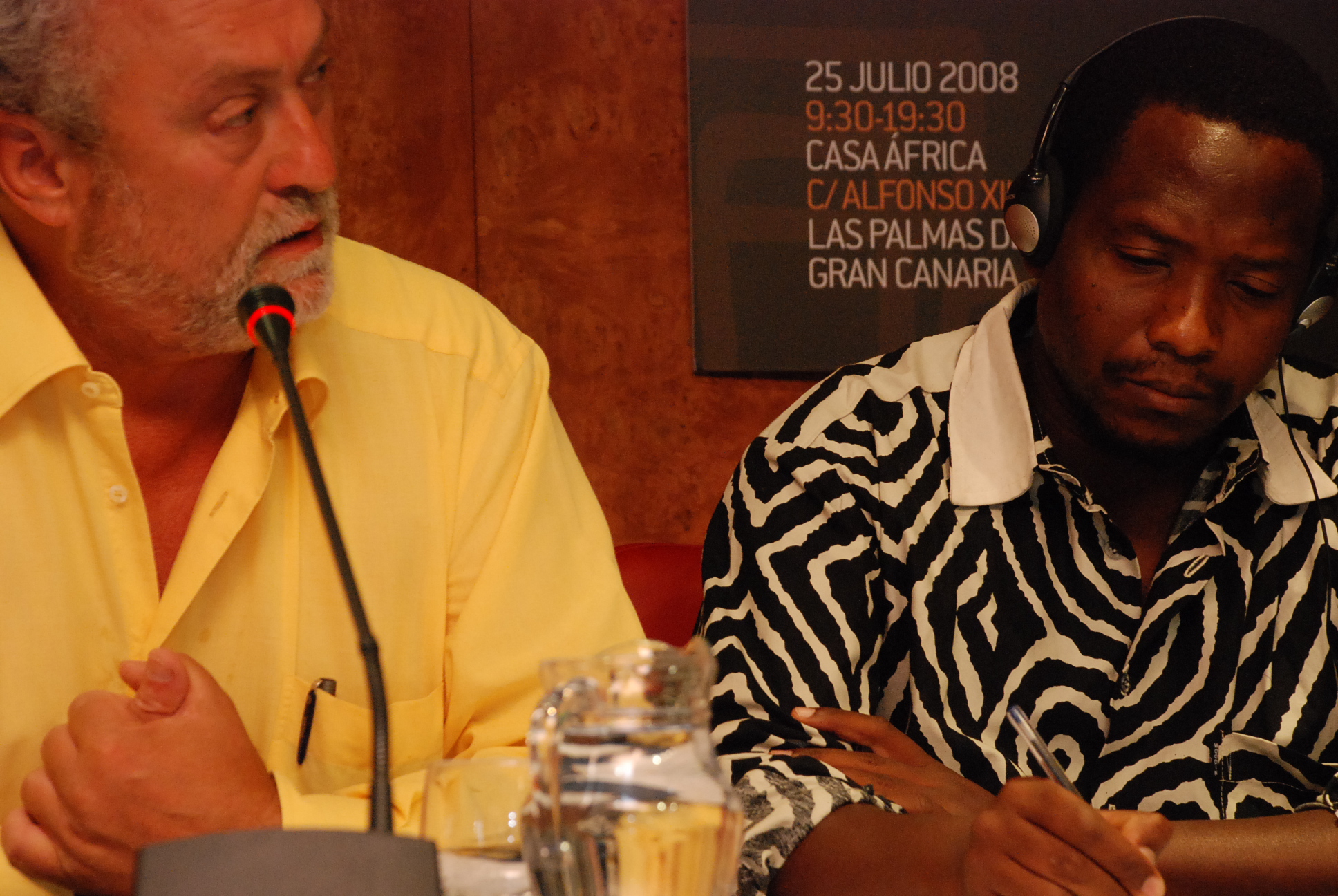 21. Imagen de la mesa de debate Crisis Alimentaria en África en Casa África, 2008