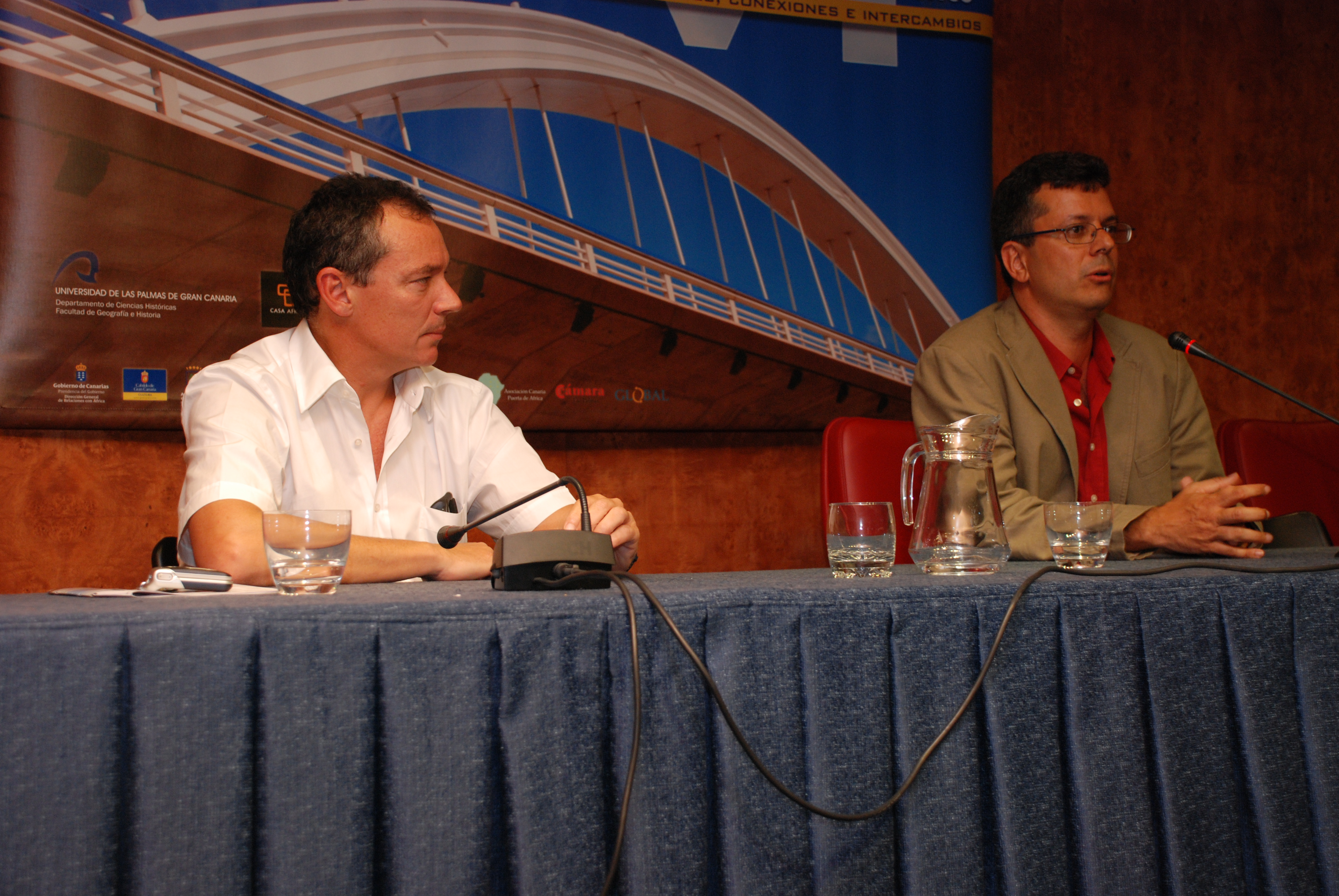 9. Imagen de la presentación del VI Congreso de Estudios Africanos en el Mundo Ibérico (2008), en Casa África con Luis Padilla -Secretario General de Casa África-, y Germán Santana -Coordinador del Congreso-